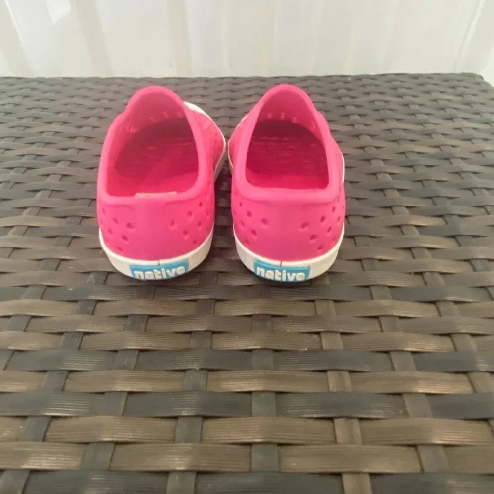 Native Jefferson shoes, size C6 toddler 6